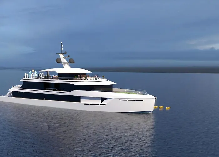 Botel Hera Luxury Day Cruise Ha Long