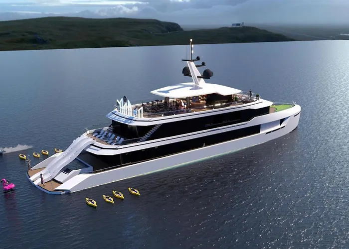 Botel Hera Luxury Day Cruise Ha Long